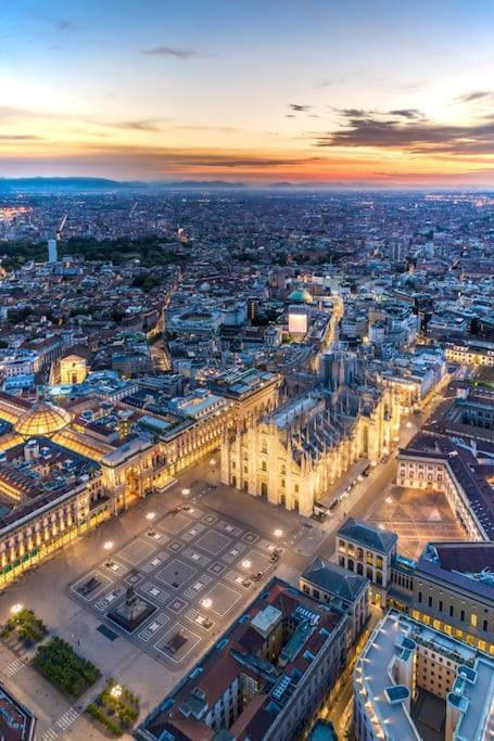 Appartamento Duomo 10 Min Luxury • Terrazzo • Wi-Fi • Netflix Milano Esterno foto