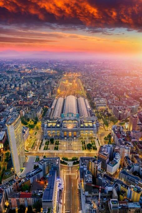 Appartamento Duomo 10 Min Luxury • Terrazzo • Wi-Fi • Netflix Milano Esterno foto