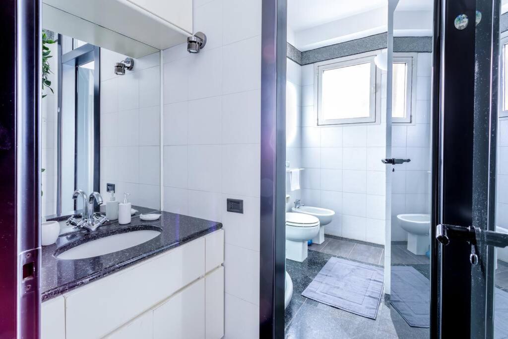 Appartamento Duomo 10 Min Luxury • Terrazzo • Wi-Fi • Netflix Milano Esterno foto